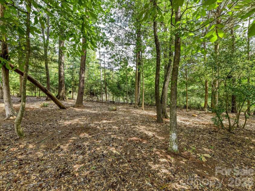 12323 Cherrybark Lane, Charlotte, NC 28278.  MLS# CAR4417567, YatesRealty ID 47045. 
