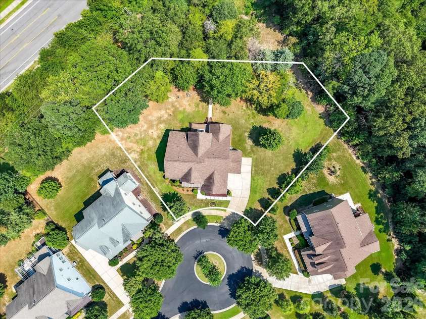 12323 Cherrybark Lane, Charlotte, NC 28278.  MLS# CAR4417567, YatesRealty ID 47045. 