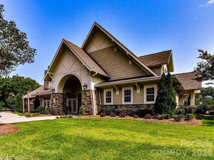 12323 Cherrybark Lane, Charlotte, NC 28278.  MLS# CAR4417567, YatesRealty ID 47045. 