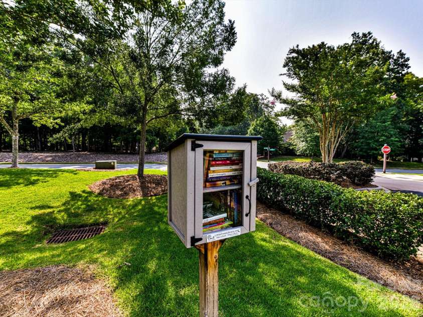 12323 Cherrybark Lane, Charlotte, NC 28278.  MLS# CAR4417567, YatesRealty ID 47045. 