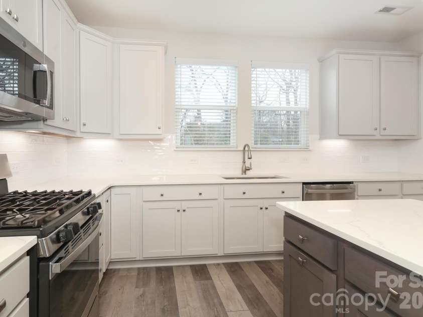 2245 Electric Lane, Charlotte, NC 28205.  MLS# CAR4340040, YatesRealty ID 4705. 