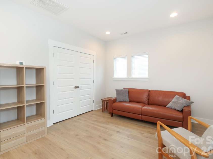 2245 Electric Lane, Charlotte, NC 28205.  MLS# CAR4340040, YatesRealty ID 4705. 