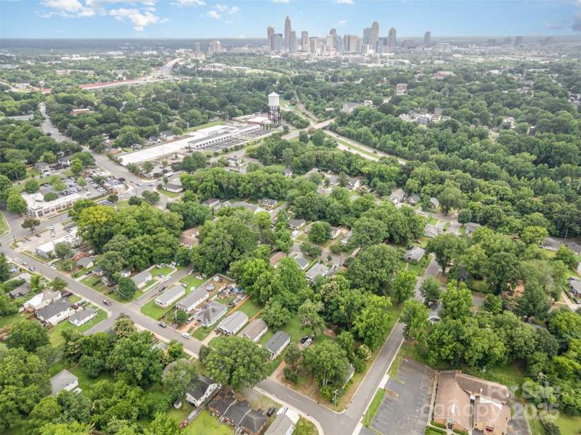 2312 Tate Street, Charlotte, NC 28216.  MLS# CAR4271729, YatesRealty ID 4705. 