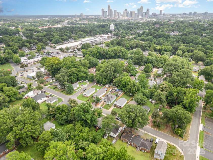 2312 Tate Street, Charlotte, NC 28216.  MLS# CAR4271729, YatesRealty ID 4705. 