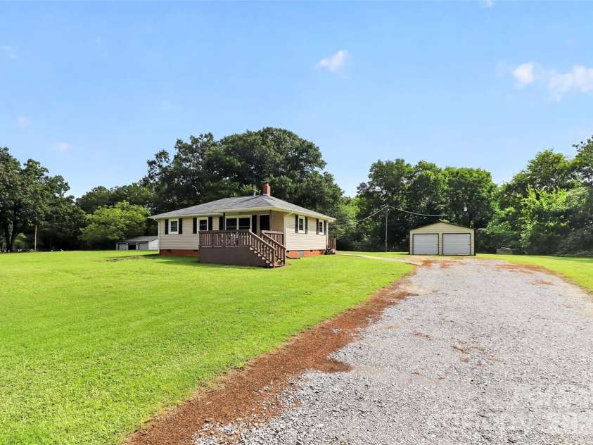 4320 Country Pride Lane, Rock Hill, SC 29730.  MLS# CAR4418161, YatesRealty ID 47050. 