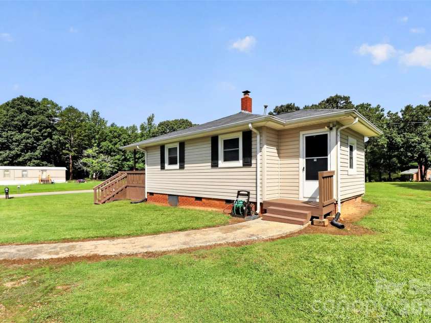 4320 Country Pride Lane, Rock Hill, SC 29730.  MLS# CAR4418161, YatesRealty ID 47050. 