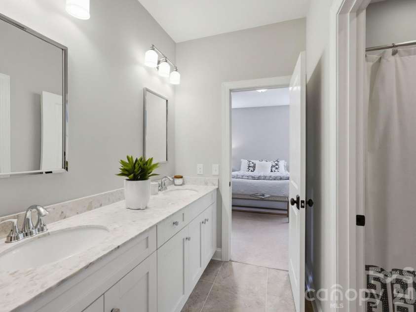 13528 Castleford Drive, Charlotte, NC 28227.  MLS# CAR4416370, YatesRealty ID 47051. 