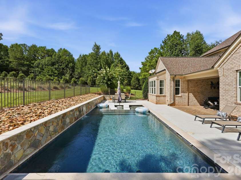 13528 Castleford Drive, Charlotte, NC 28227.  MLS# CAR4416370, YatesRealty ID 47051. 