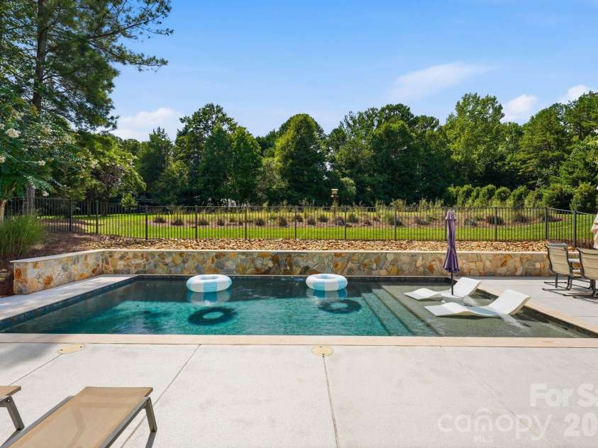 13528 Castleford Drive, Charlotte, NC 28227.  MLS# CAR4416370, YatesRealty ID 47051. 