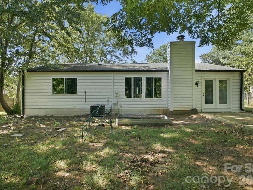 2526 Nickelridge Court, Charlotte, NC 28273.  MLS# CAR4416593, YatesRealty ID 47052. 