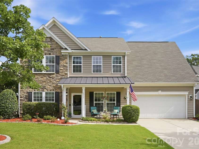 6511 Fieldstone Manor Drive, Matthews, NC 28105.  MLS# CAR4416546, YatesRealty ID 47053. 