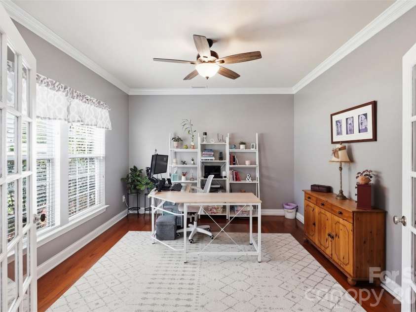 6511 Fieldstone Manor Drive, Matthews, NC 28105.  MLS# CAR4416546, YatesRealty ID 47053. 