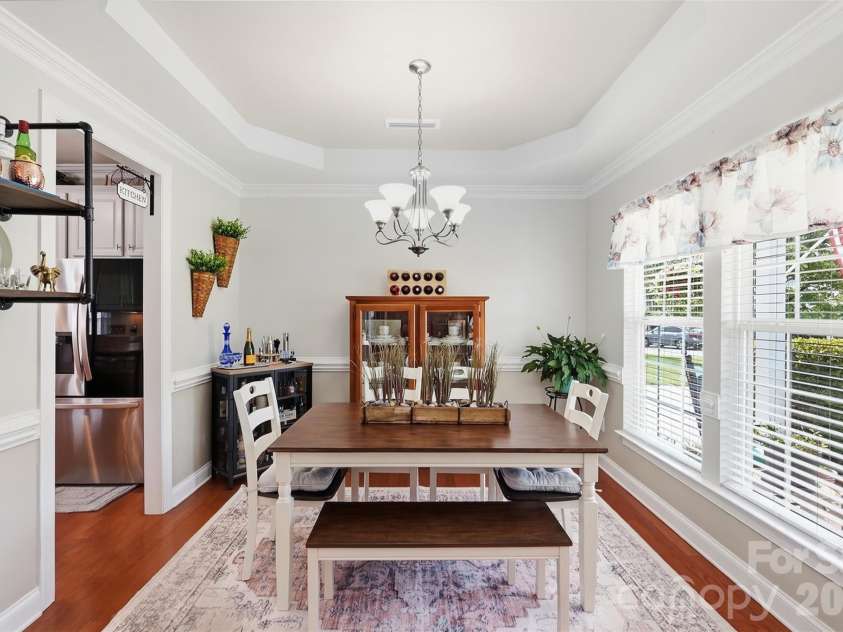 6511 Fieldstone Manor Drive, Matthews, NC 28105.  MLS# CAR4416546, YatesRealty ID 47053. 