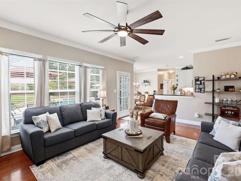 6511 Fieldstone Manor Drive, Matthews, NC 28105.  MLS# CAR4416546, YatesRealty ID 47053. 