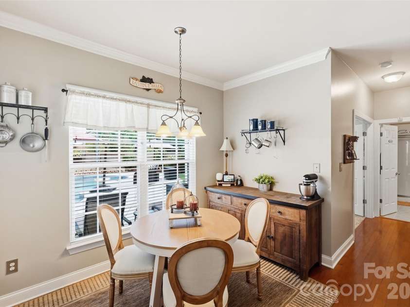 6511 Fieldstone Manor Drive, Matthews, NC 28105.  MLS# CAR4416546, YatesRealty ID 47053. 