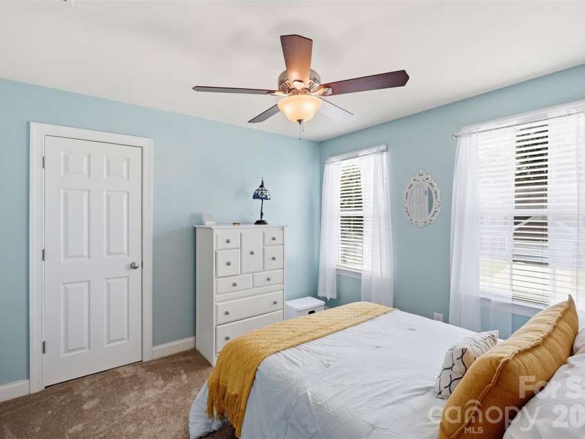 6511 Fieldstone Manor Drive, Matthews, NC 28105.  MLS# CAR4416546, YatesRealty ID 47053. 