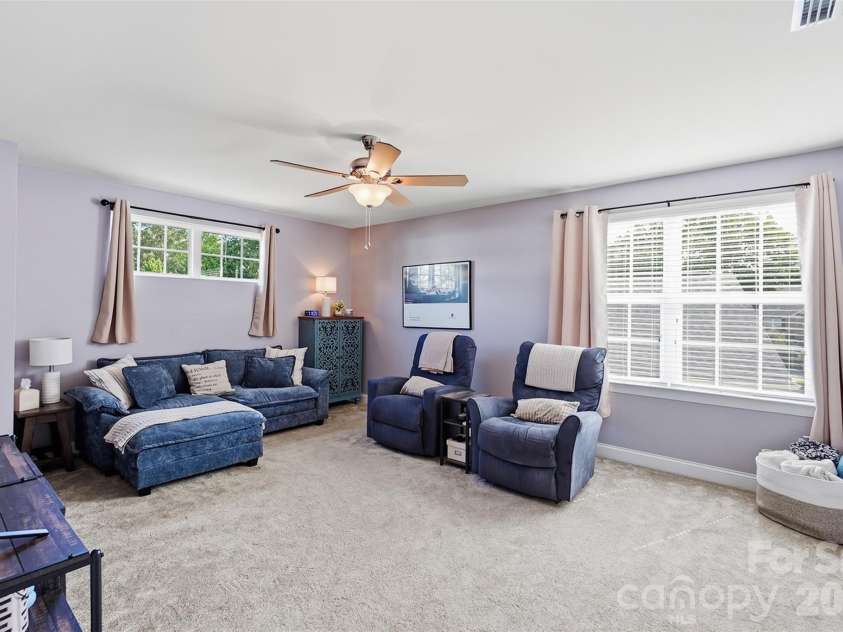 6511 Fieldstone Manor Drive, Matthews, NC 28105.  MLS# CAR4416546, YatesRealty ID 47053. 