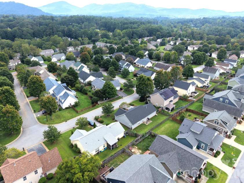 15 Hyde Park Place, Arden, NC 28704.  MLS# CAR4416533, YatesRealty ID 47055. Hyde Park Community.