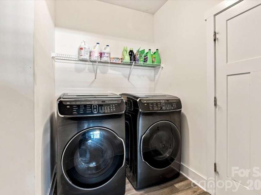 15 Hyde Park Place, Arden, NC 28704.  MLS# CAR4416533, YatesRealty ID 47055. Separate laundry room on the main level