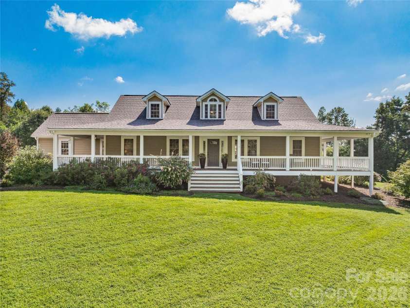 34 Ridge Glen Lane, Leicester, NC 28748.  MLS# CAR4416768, YatesRealty ID 47058. 