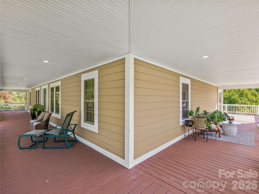 34 Ridge Glen Lane, Leicester, NC 28748.  MLS# CAR4416768, YatesRealty ID 47058. 