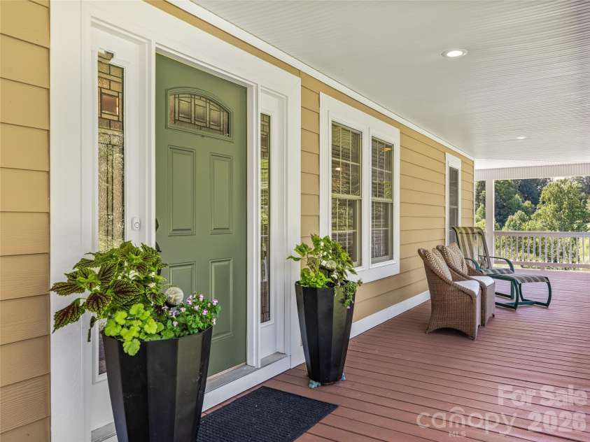 34 Ridge Glen Lane, Leicester, NC 28748.  MLS# CAR4416768, YatesRealty ID 47058. 