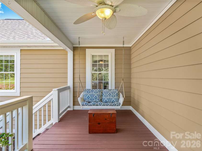 34 Ridge Glen Lane, Leicester, NC 28748.  MLS# CAR4416768, YatesRealty ID 47058. 