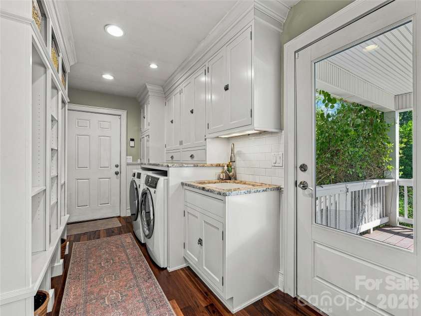 34 Ridge Glen Lane, Leicester, NC 28748.  MLS# CAR4416768, YatesRealty ID 47058. 