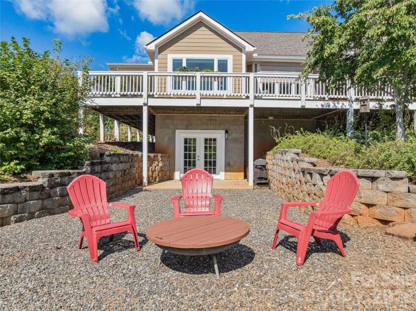 34 Ridge Glen Lane, Leicester, NC 28748.  MLS# CAR4416768, YatesRealty ID 47058. 