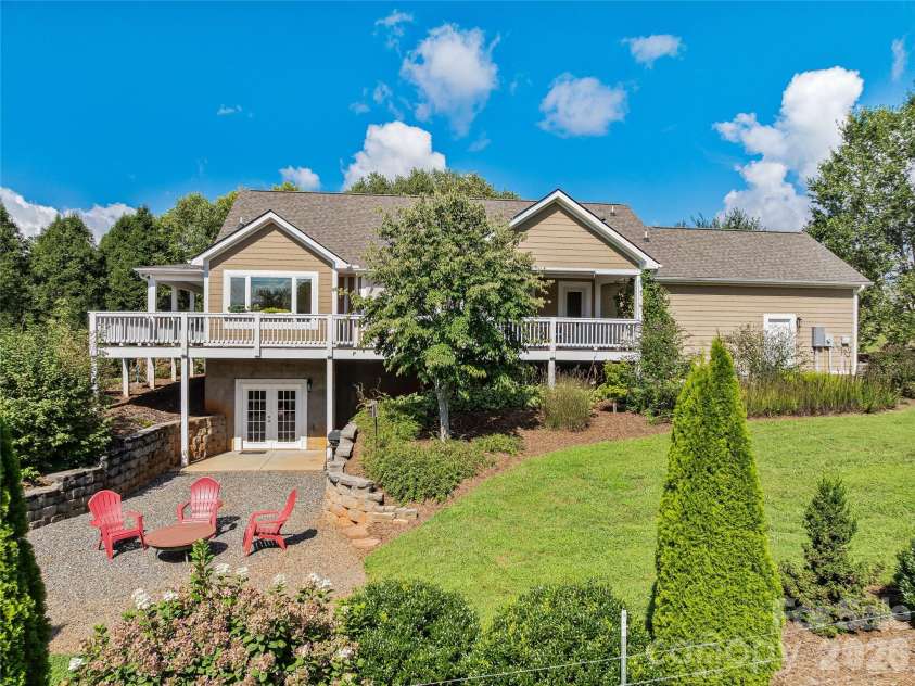 34 Ridge Glen Lane, Leicester, NC 28748.  MLS# CAR4416768, YatesRealty ID 47058. 