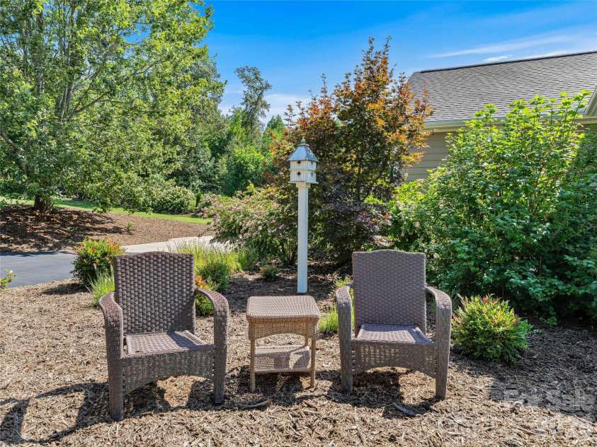 34 Ridge Glen Lane, Leicester, NC 28748.  MLS# CAR4416768, YatesRealty ID 47058. 