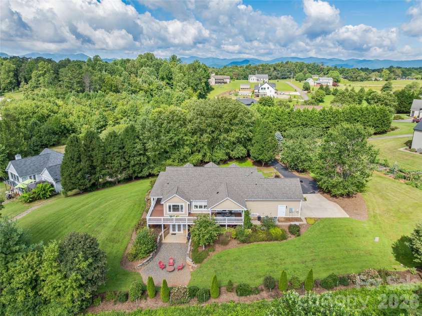 34 Ridge Glen Lane, Leicester, NC 28748.  MLS# CAR4416768, YatesRealty ID 47058. 