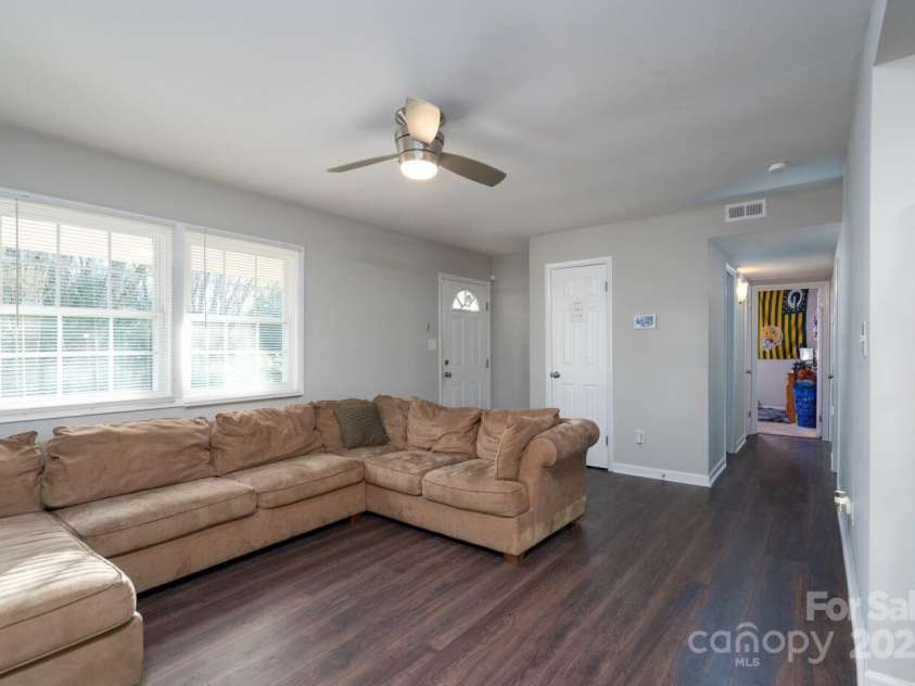 3721 Braden Drive, Charlotte, NC 28216.  MLS# CAR4219966, YatesRealty ID 4706. 