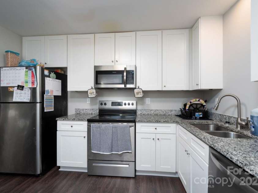 3721 Braden Drive, Charlotte, NC 28216.  MLS# CAR4219966, YatesRealty ID 4706. 