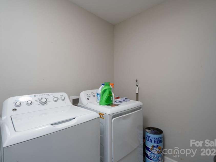 3721 Braden Drive, Charlotte, NC 28216.  MLS# CAR4219966, YatesRealty ID 4706. 