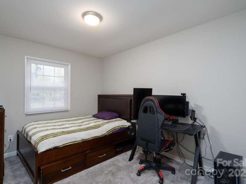 3721 Braden Drive, Charlotte, NC 28216.  MLS# CAR4219966, YatesRealty ID 4706. 