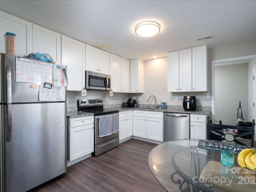 3721 Braden Drive, Charlotte, NC 28216.  MLS# CAR4219966, YatesRealty ID 4706. 