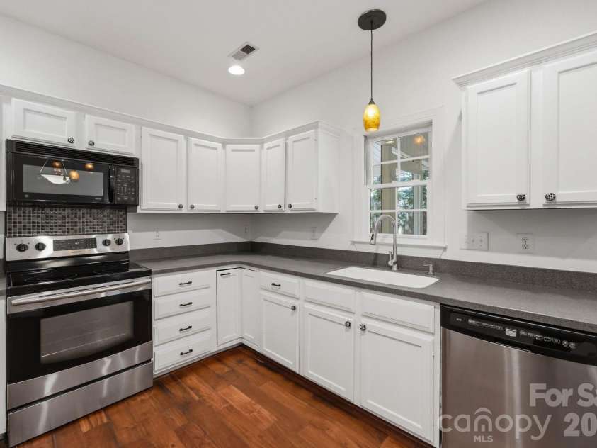 7119 Bevington Woods Lane, Charlotte, NC 28277.  MLS# CAR4416174, YatesRealty ID 47060. 