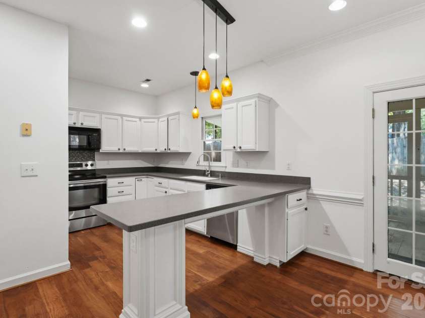 7119 Bevington Woods Lane, Charlotte, NC 28277.  MLS# CAR4416174, YatesRealty ID 47060. 