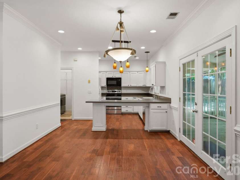 7119 Bevington Woods Lane, Charlotte, NC 28277.  MLS# CAR4416174, YatesRealty ID 47060. 