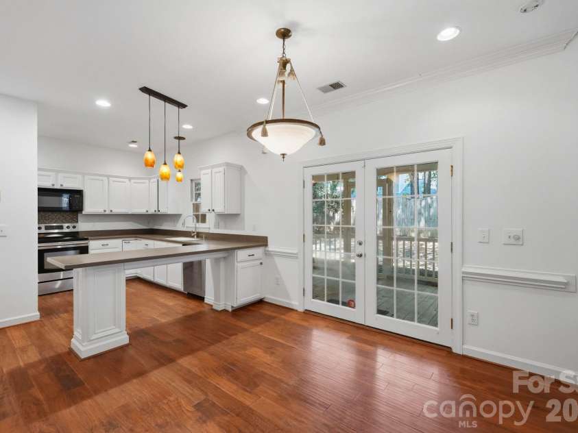 7119 Bevington Woods Lane, Charlotte, NC 28277.  MLS# CAR4416174, YatesRealty ID 47060. 