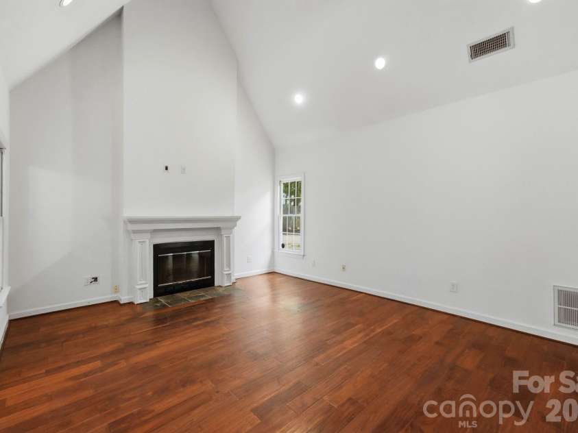7119 Bevington Woods Lane, Charlotte, NC 28277.  MLS# CAR4416174, YatesRealty ID 47060. 