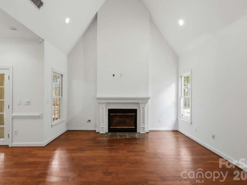 7119 Bevington Woods Lane, Charlotte, NC 28277.  MLS# CAR4416174, YatesRealty ID 47060. Living Room