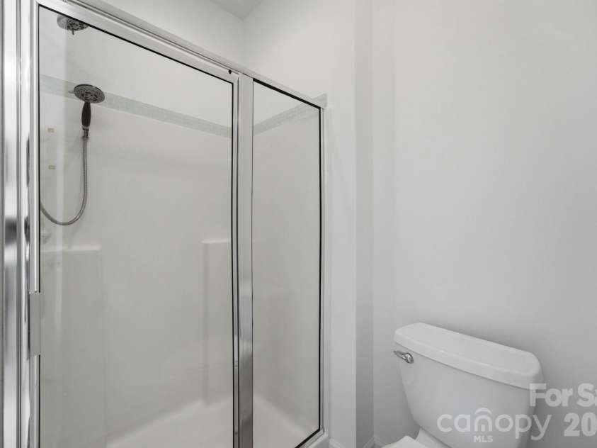 7119 Bevington Woods Lane, Charlotte, NC 28277.  MLS# CAR4416174, YatesRealty ID 47060. Primary Bathroom