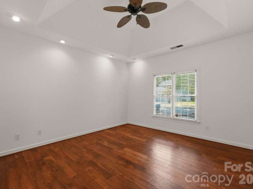 7119 Bevington Woods Lane, Charlotte, NC 28277.  MLS# CAR4416174, YatesRealty ID 47060. Primary Bedroom Main Level