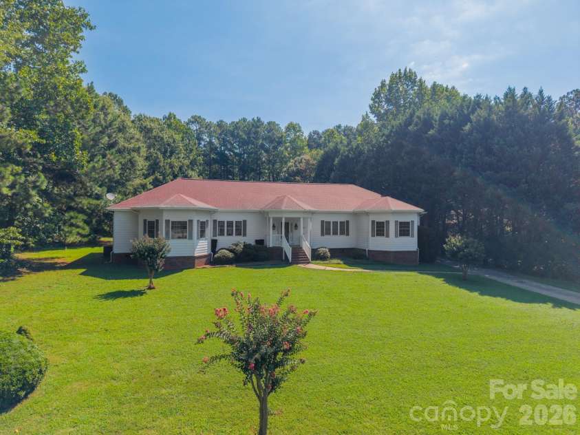 1673 Forest Ridge Drive, Stanley, NC 28164.  MLS# CAR4416622, YatesRealty ID 47061. 