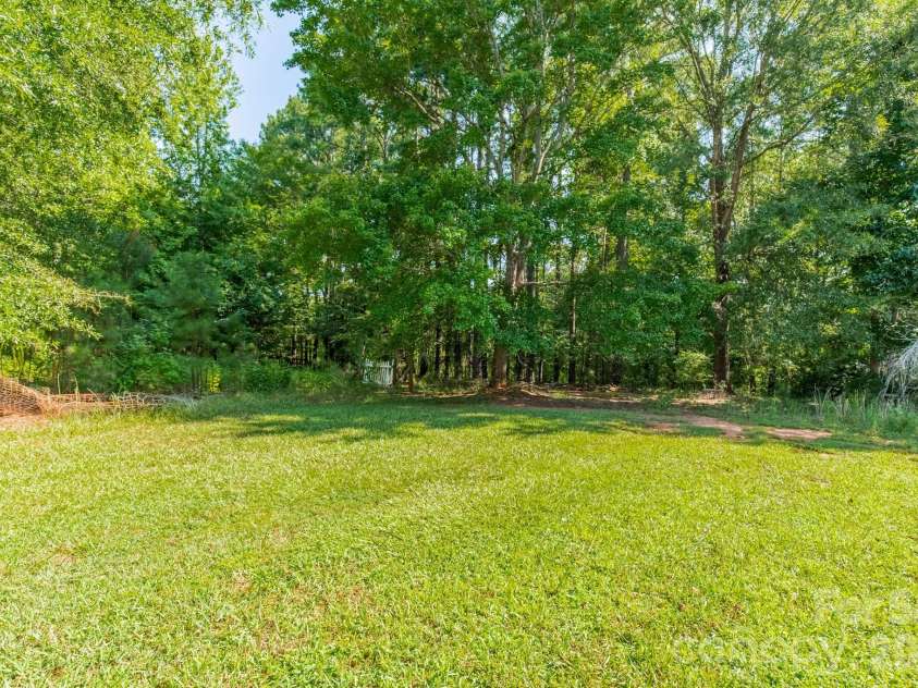 1673 Forest Ridge Drive, Stanley, NC 28164.  MLS# CAR4416622, YatesRealty ID 47061. 