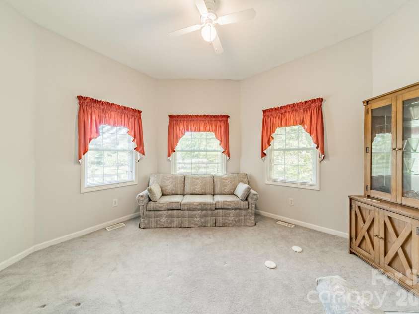1673 Forest Ridge Drive, Stanley, NC 28164.  MLS# CAR4416622, YatesRealty ID 47061. 