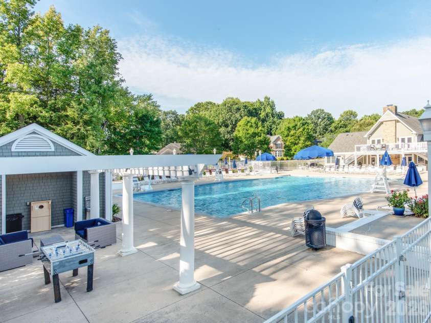 16415 Kelly Park Circle, Huntersville, NC 28078.  MLS# CAR4416320, YatesRealty ID 47062. 