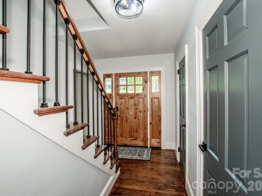 476 Summit Avenue, Statesville, NC 28677.  MLS# CAR4418239, YatesRealty ID 47063. 